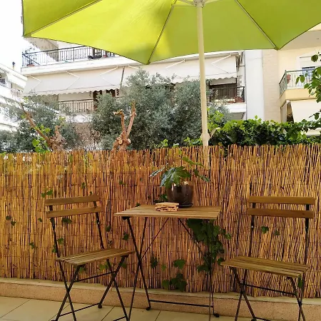 Bright Apartment Steps From The Sea 塞萨洛尼基 Exterior photo