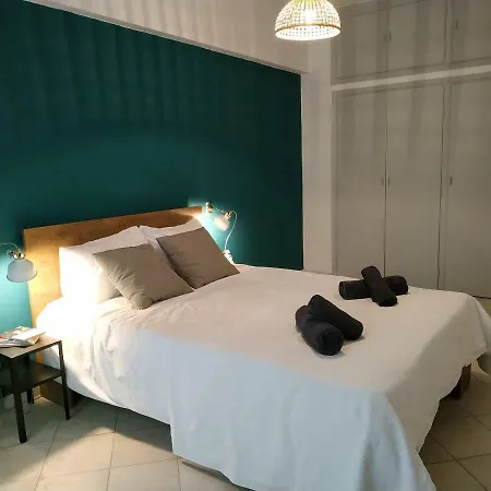 Bright Apartment Steps From The Sea 塞萨洛尼基 Exterior photo
