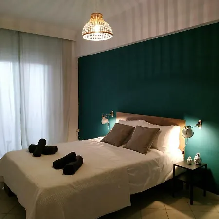 Bright Apartment Steps From The Sea 塞萨洛尼基 Exterior photo